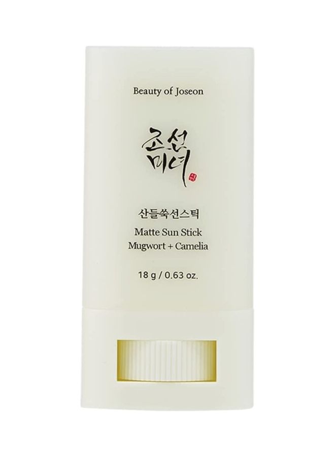 Matte Sun Stick : Mugwort+Camelia for face Sunscreen moisturizing with SPF 50 PA++++ Korean sunscreen skincare 18g 18grams - https://f.nooncdn.com/p/v1689573720/N53420431A_1.jpg?width=original