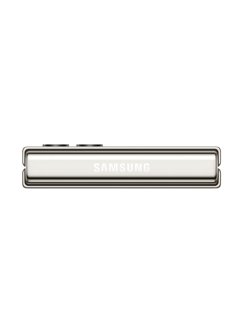 سامسونج - هاتف Galaxy Z Flip 5 بشريحتي اتصال باللون الكريمي وذاكرة وصول عشوائي سعتها 8 جيجابايت وذاكرة داخلية 256 جيجابايت يدعم تقنية 5G مع هدايا - إصدار الشرق الأوسط - Image 1