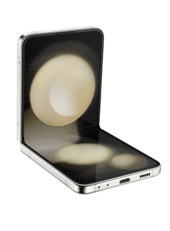 سامسونج هاتف Galaxy Z Flip 5 ثنائي الشريحة باللون الكريمي وذاكرة وصول عشوائي (RAM) سعة 8 جيجابايت وذاكرة داخلية 256 جيجابايت يدعم تقنية 5G - إصدار الشرق الأوسط  - Image 2