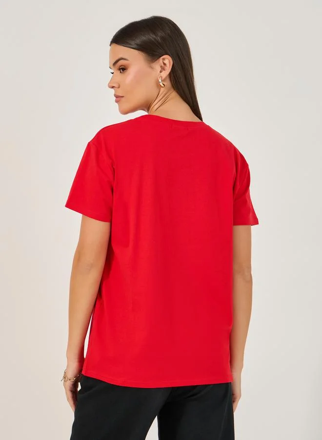 Styli Short Sleeve Heart Applique Detailed Round Neck T-shirt