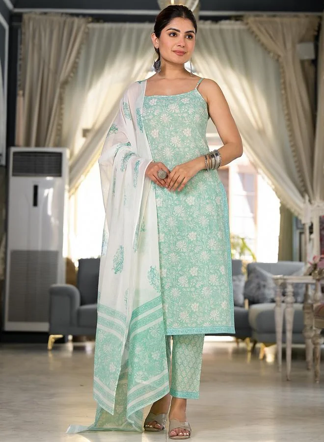 فيشود Women Blue Floral Printed Cotton Kurta Set by Styli