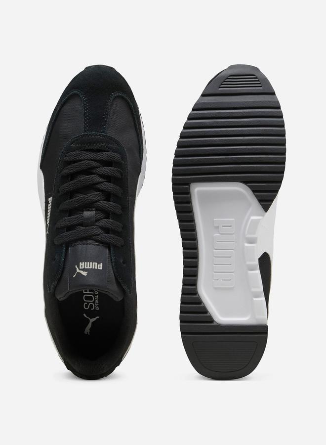 R78 Wind MU Sneakers
