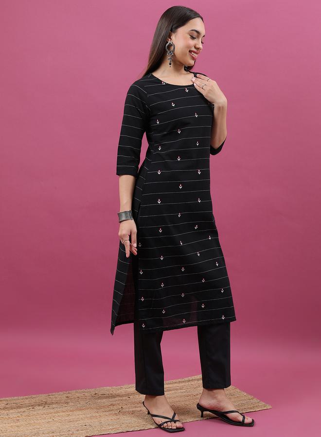 Vishudh Floral Embroidered Pure Cotton Straight Kurta by Styli  - Image 4