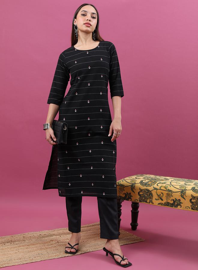 Vishudh Floral Embroidered Pure Cotton Straight Kurta by Styli  - Image 5