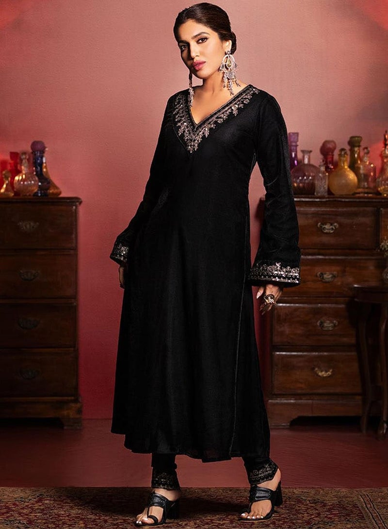 Women's Ethnic BLACK FLARED VELVET Kurta Set w dupatta - zsku/Z5F56934D5278FB44D073Z-3/45/1741086799/1194f06b-4dea-45db-8a72-3e89bb252832