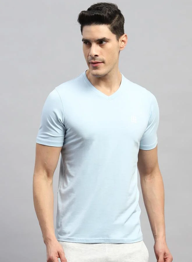 Rock.it Men Sky Blue Solid V Neck Short Sleeves T-Shirt by Styli