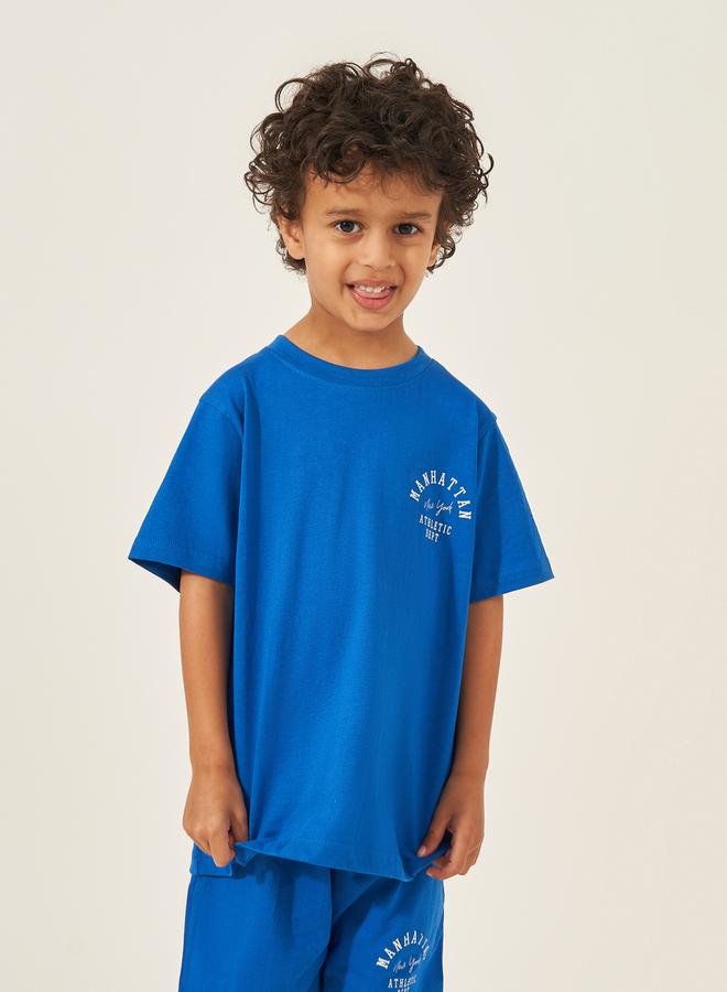 ستايلي طقم تي شيرت وشورت بطبعة شعار وأكمام قصيرة - Image 2