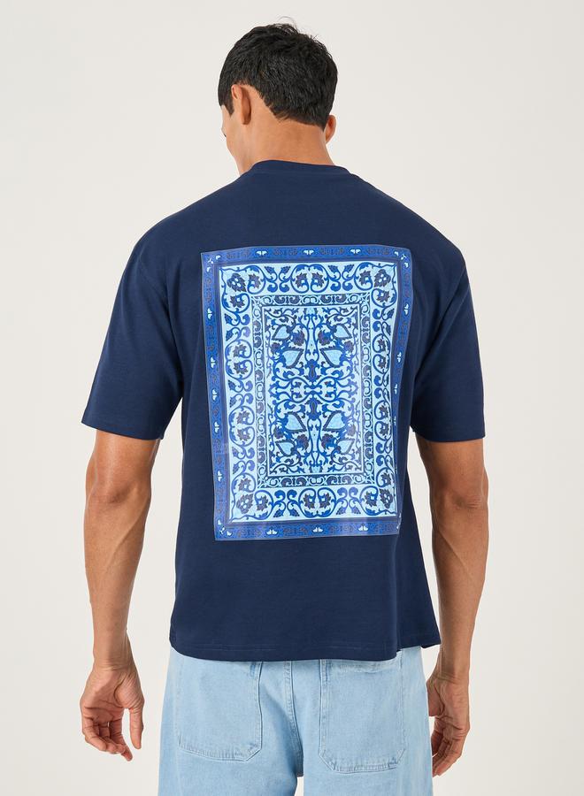 Styli MEN TEXTURED BOXY FIT TAPESTRY GRAPHIC WITH EMBROIDERY  T-SHIRT  - Image 5