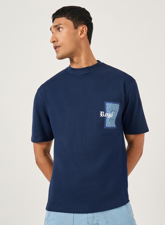 Styli MEN TEXTURED BOXY FIT TAPESTRY GRAPHIC WITH EMBROIDERY  T-SHIRT  - Image 3