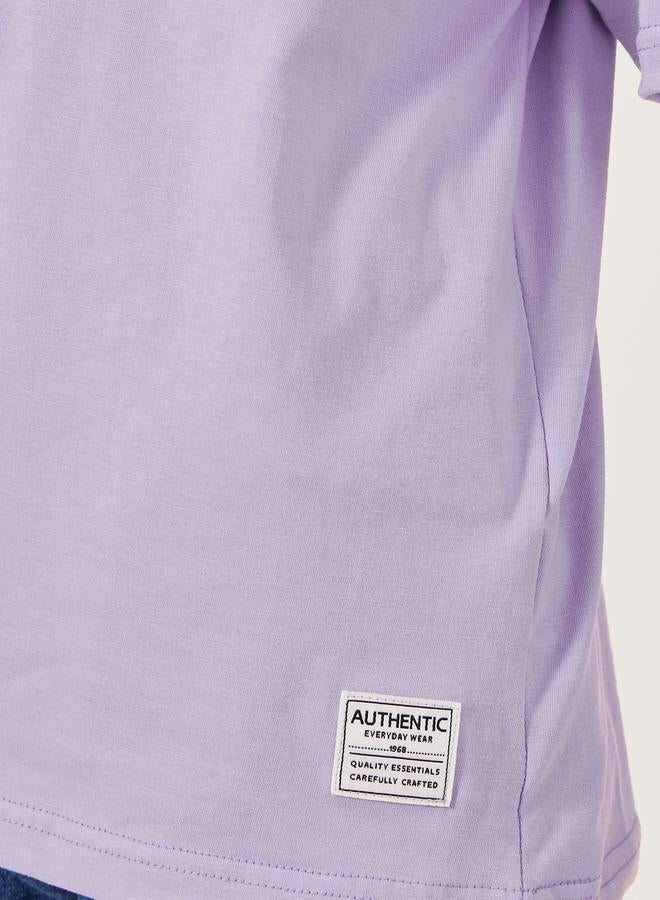 Styli Solid Oversized T-Shirt with Badge Detail  - Image 3
