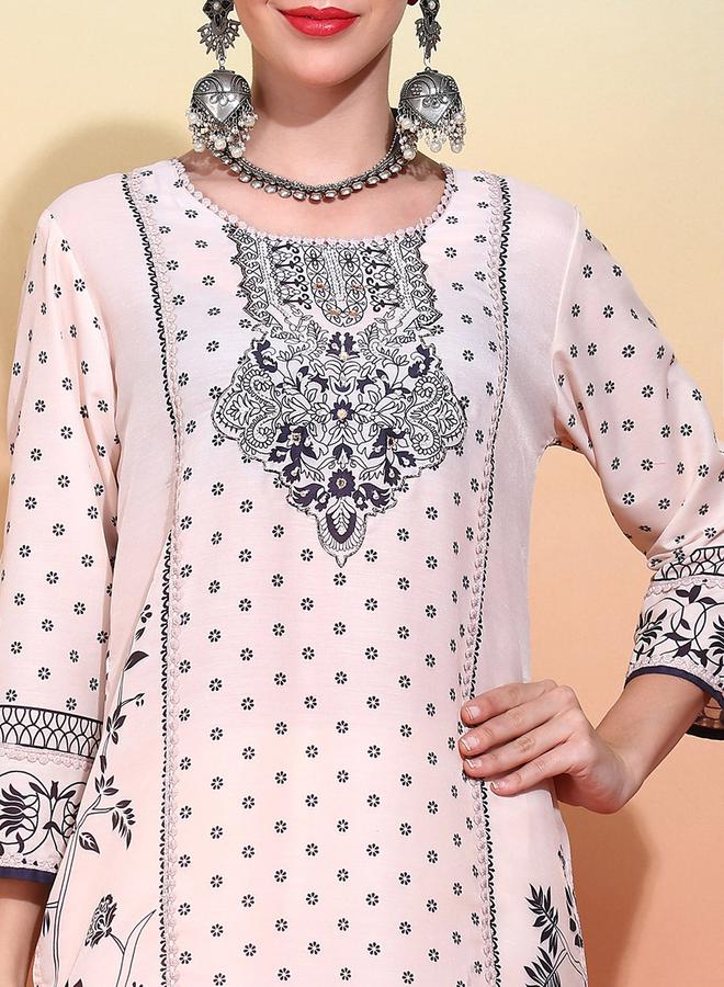 DW House of Pataudi Ethnic Motif Embroidered Kurta & Trouser With Dupatta by Styli  - Image 5