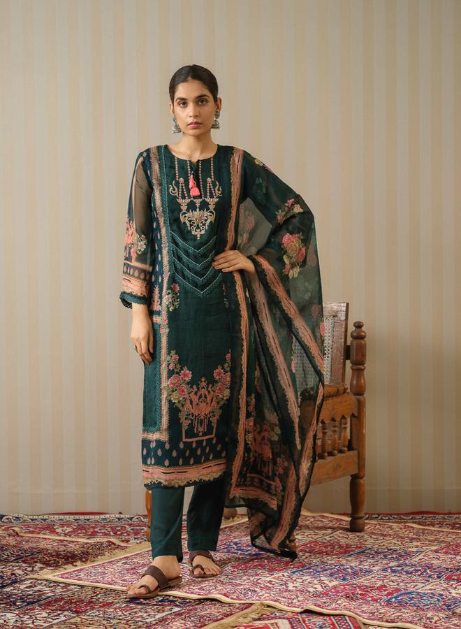 DW Floral Printed Tie-Up Neck Organza Kurta and Trouser with Dupatta Set by Styli  - Image 3