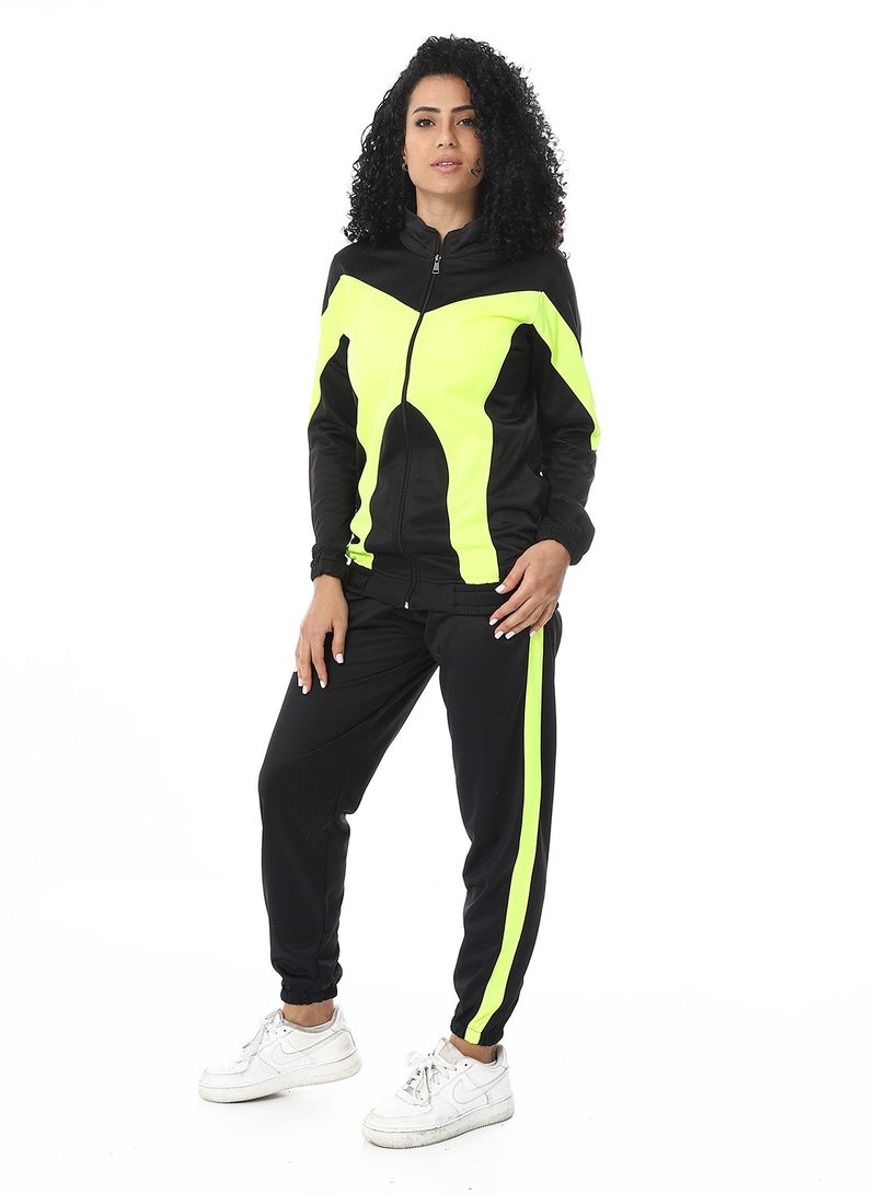 Caesar Women's two-piece sports tracksuit with a half neck and a zipper in the front - Image 5