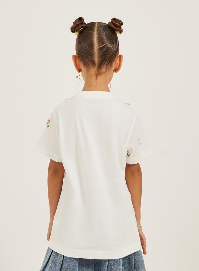 ستايلي تيشيرت مطرز بياقة مستديرة - Image 4