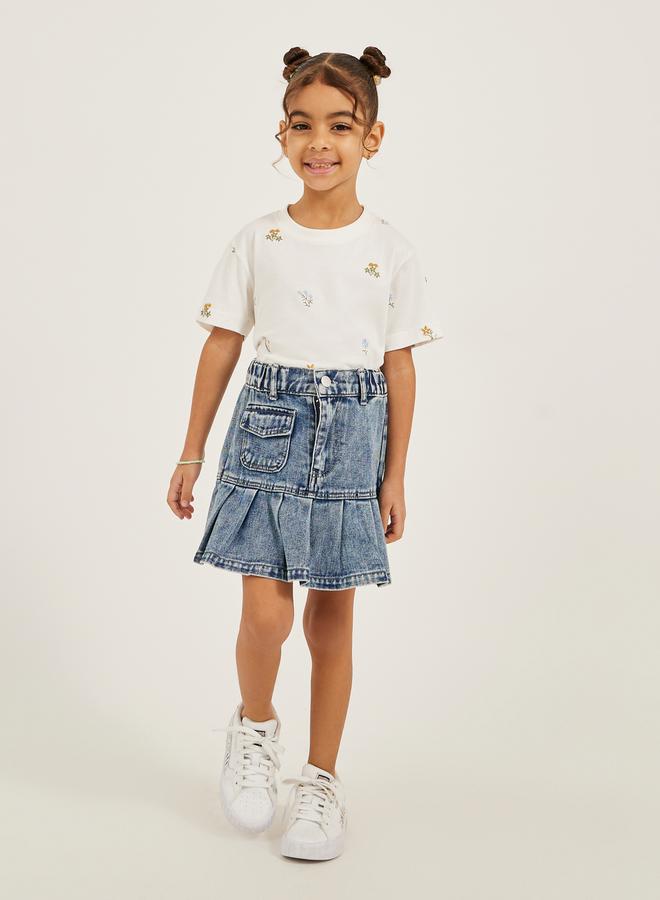 ستايلي تيشيرت مطرز بياقة مستديرة - Image 2