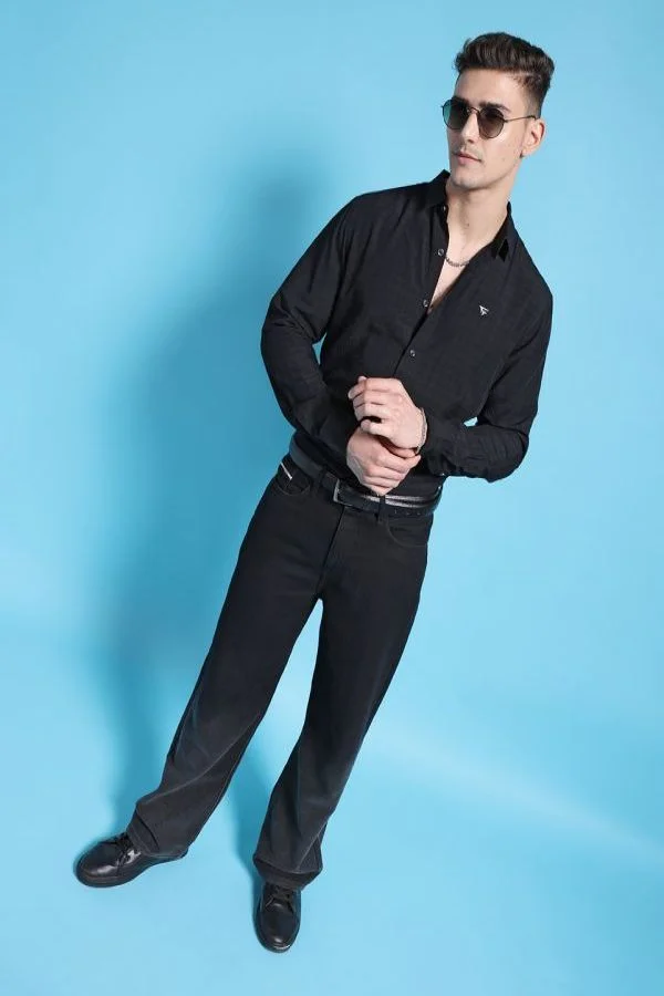 The Indian Garage Co Men Slim Fit Solid Full Sleeves Spread Collar Double Flap Pocket Casual Shirt