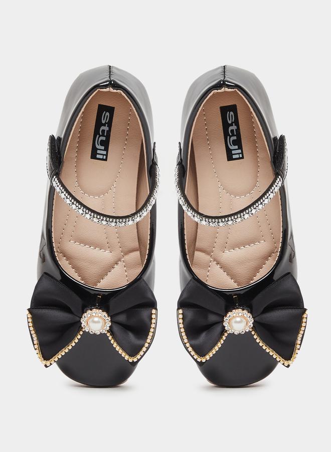Styli Embellished Round Toe Ballerina Shoes with Bow Detail  - Image 5